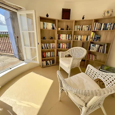 La Sentinelle Guest house *